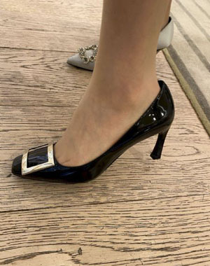 鼻子干疼有血和黄结痂_BD国语成人在线观看免费