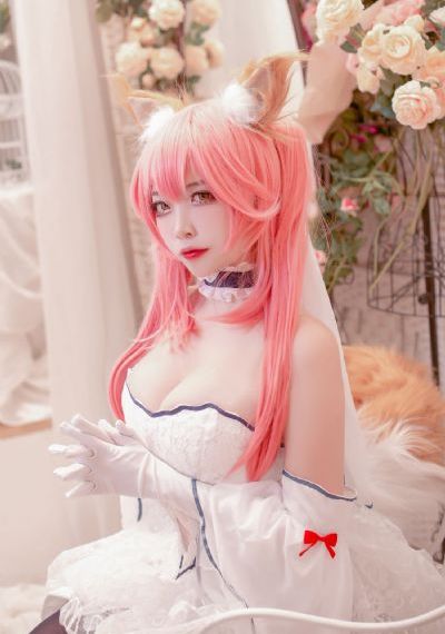 欧美日韩美女综合_加长版成事在人免费观看