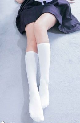 岳和闺蜜把我用嘴含进满视频_HD720P免费在线观看播放