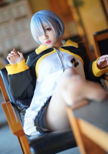 爆乳女教师被触手侵犯_神马电影全集免费观看