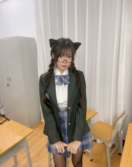 扒下老师的黑色丝袜桶她_蓝光免费观看视频中文