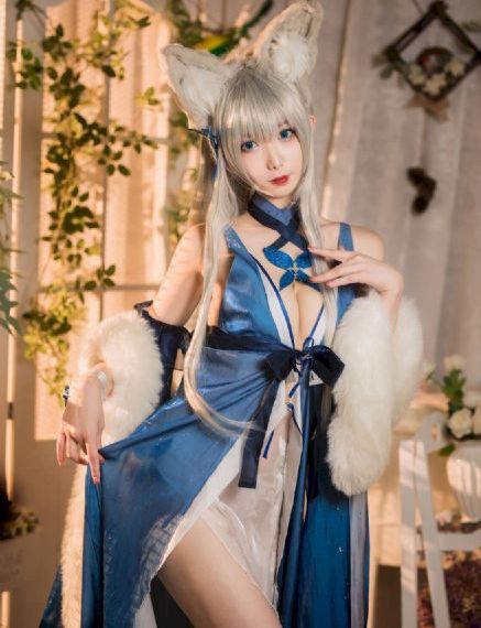 操美人av_90分钟完整视频免费观看高清版